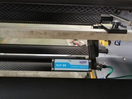 স্বয়ংক্রিয় টেনশন স্লিটিং রিউইন্ডার মেশিন স্ব আঠালো নন বোনা ফ্যাব্রিক রোল স্লিটিং মেশিনের জন্য