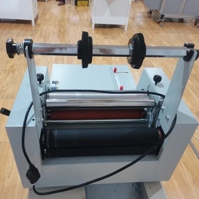 OPP 900mm স্লিটিং রিউইন্ডার মেশিন 5m/মিন ননওয়েভিং ফিল্ম লেমিনেটিং